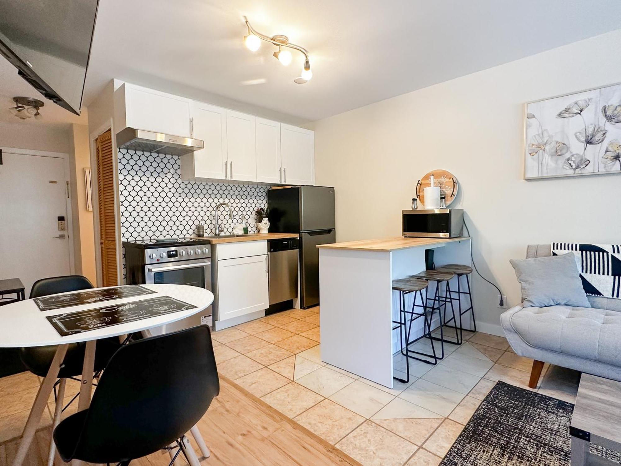 The Alpine Nest - 3 Beds - 4 Guests - Free Parking - Pool Apartment Mont-Tremblant Exterior photo